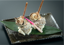 サザエのつぼ焼き